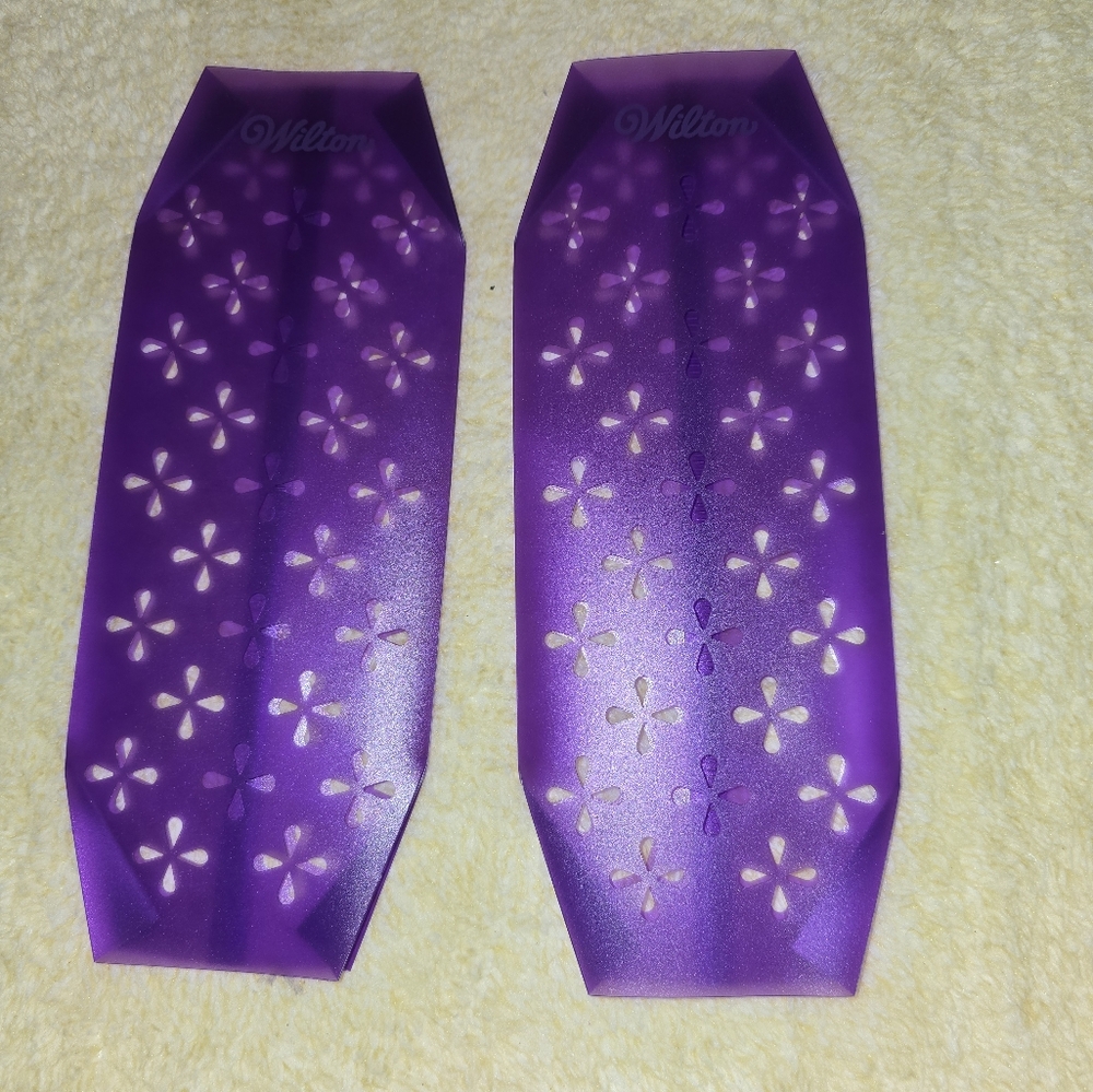 Wilton (2) Decorating Sleeves Holders